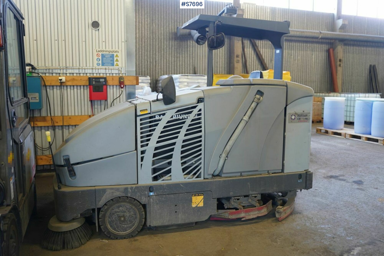 Cleaning machine Nilfisk CR1200 rep.object - Autočistilica: slika 1 Cleaning machine Nilfisk CR1200 rep.object - Autočistilica: slika 1