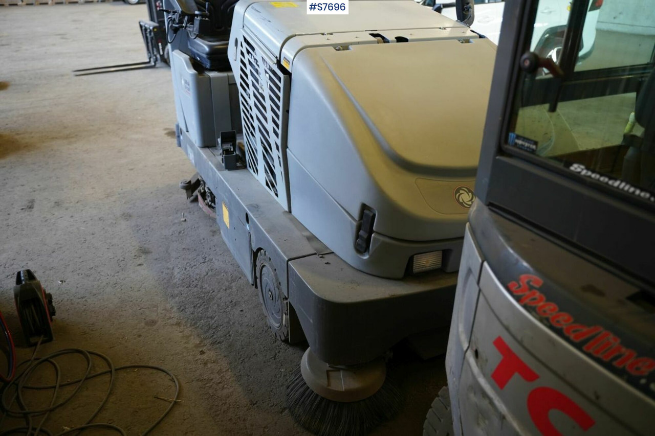 Cleaning machine Nilfisk CR1200 rep.object - Autočistilica: slika 4 Cleaning machine Nilfisk CR1200 rep.object - Autočistilica: slika 4