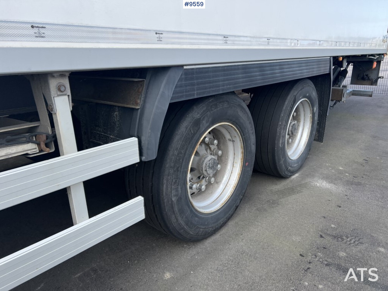 Container trailer Chereau CSD2 with Dolly - Prikolica sa zatvorenim sandukom: slika 5 Container trailer Chereau CSD2 with Dolly - Prikolica sa zatvorenim sandukom: slika 5