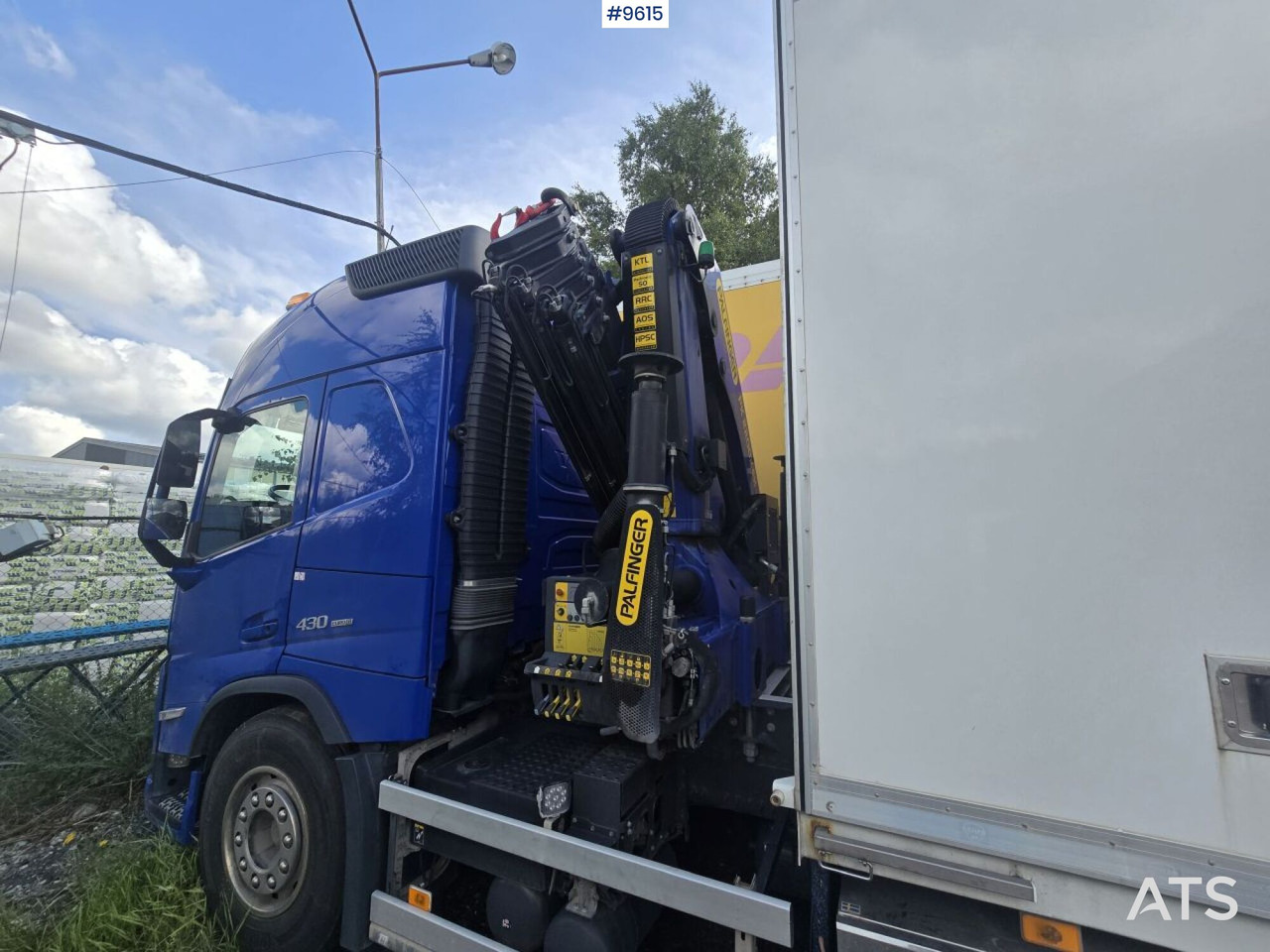Crane Truck Volvo FM 62TR - Kamion sa dizalicom, Kamion sa zatvorenim sandukom: slika 3 Crane Truck Volvo FM 62TR - Kamion sa dizalicom, Kamion sa zatvorenim sandukom: slika 3