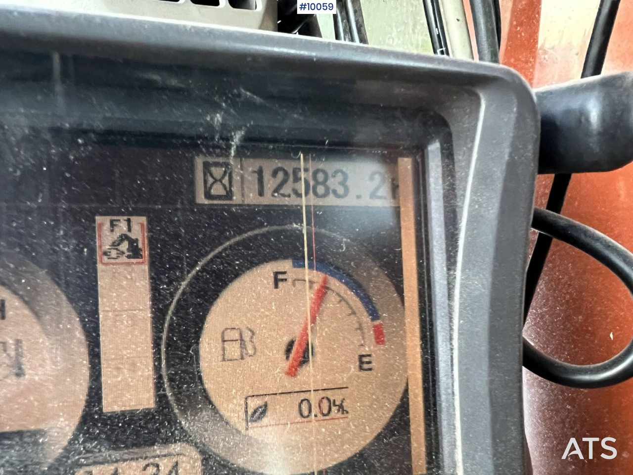 Druga mašina Hitachi ZX210LC-3 Excavator with rotor and tooth bucket: slika 17