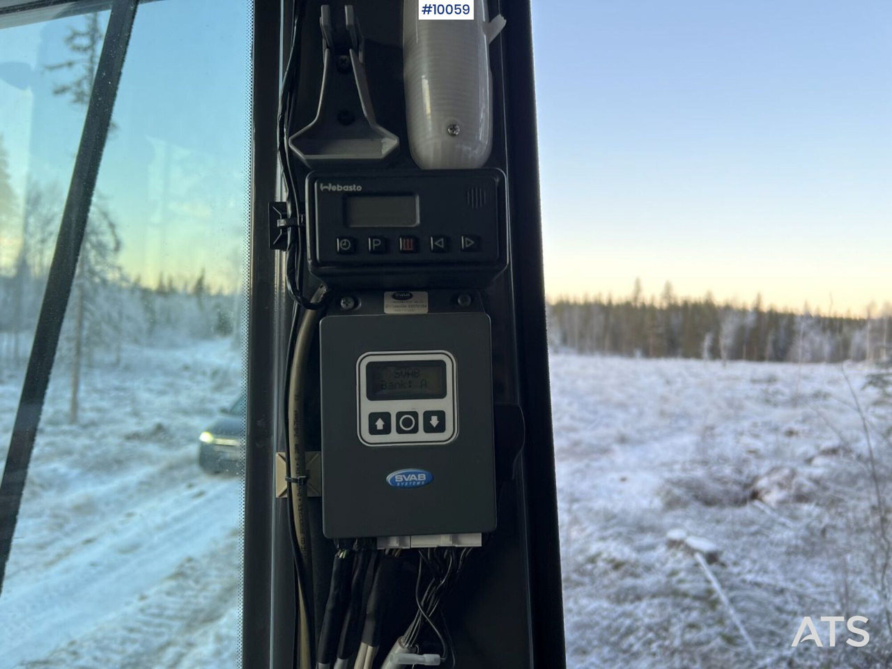 Druga mašina Hitachi ZX210LC-3 Excavator with rotor and tooth bucket: slika 19