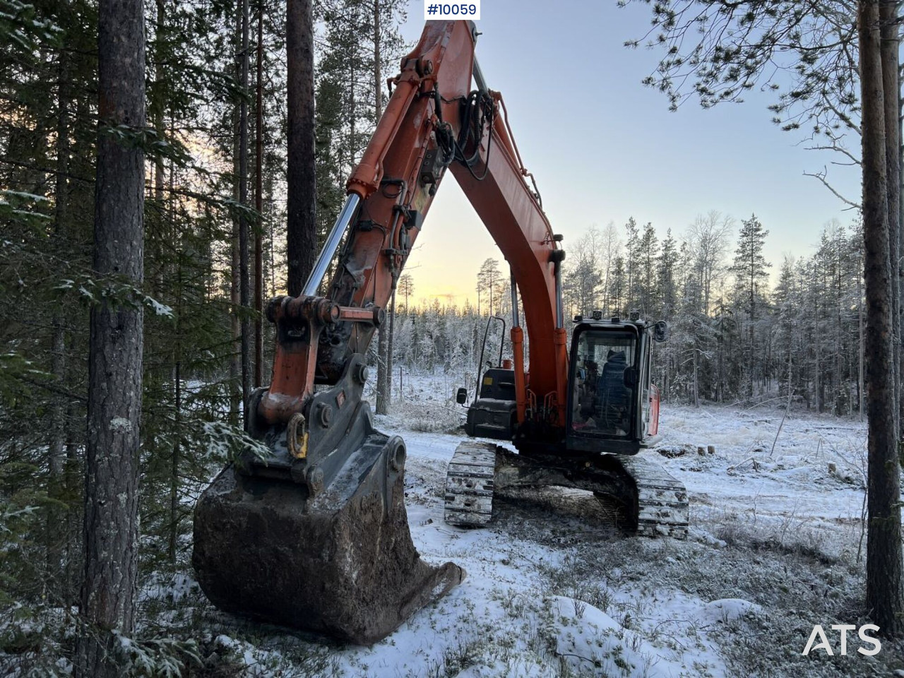 Druga mašina Hitachi ZX210LC-3 Excavator with rotor and tooth bucket: slika 9