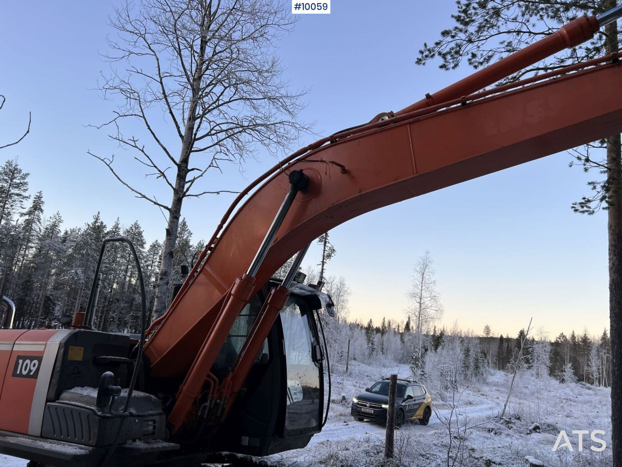 Druga mašina Hitachi ZX210LC-3 Excavator with rotor and tooth bucket: slika 7