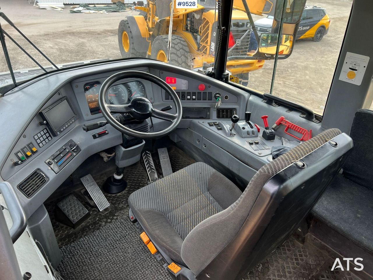 Dumper Volvo A25D 6X6 (SEE VIDEO) - Zglobni kiper: slika 5 Dumper Volvo A25D 6X6 (SEE VIDEO) - Zglobni kiper: slika 5
