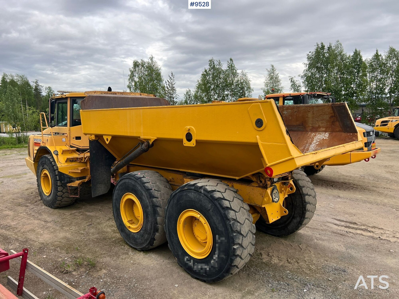 Dumper Volvo A25D 6X6 (SEE VIDEO) - Zglobni kiper: slika 3 Dumper Volvo A25D 6X6 (SEE VIDEO) - Zglobni kiper: slika 3