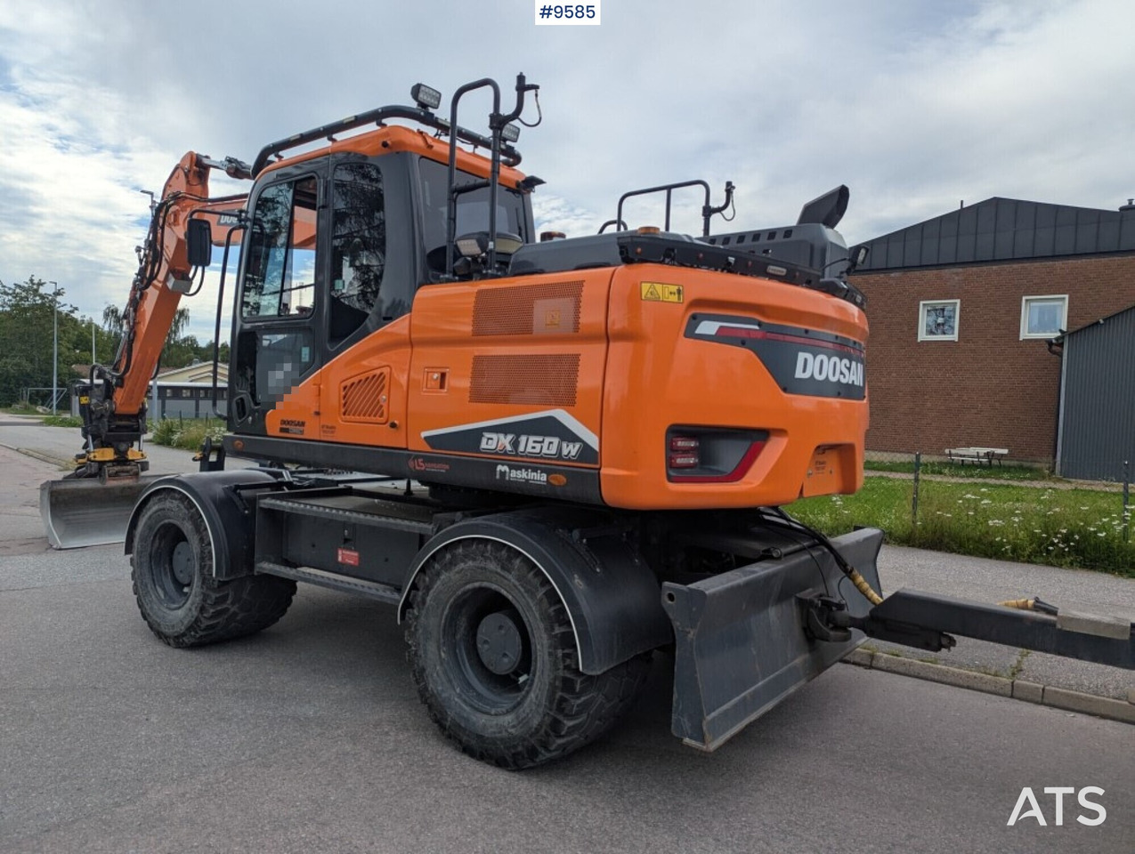 Excavator Doosan DX160W-7 with tipper (SEE VIDEO) - Bager točkaš: slika 4 Excavator Doosan DX160W-7 with tipper (SEE VIDEO) - Bager točkaš: slika 4