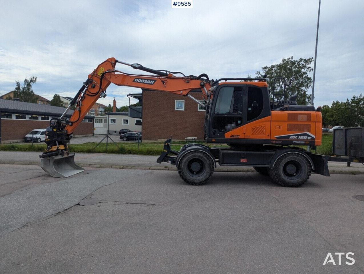 Excavator Doosan DX160W-7 with tipper (SEE VIDEO) - Bager točkaš: slika 2 Excavator Doosan DX160W-7 with tipper (SEE VIDEO) - Bager točkaš: slika 2