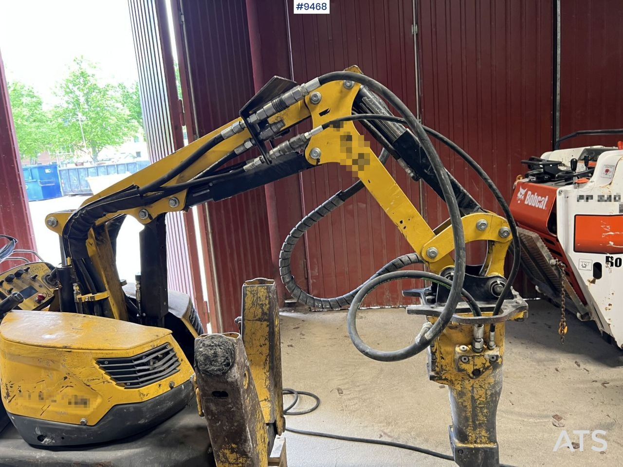 BROKK 70 Demolition / Forming robot - Građevinska mašina: slika 4 BROKK 70 Demolition / Forming robot - Građevinska mašina: slika 4