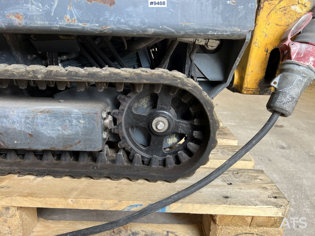 BROKK 70 Demolition / Forming robot - Građevinska mašina: slika 5 BROKK 70 Demolition / Forming robot - Građevinska mašina: slika 5