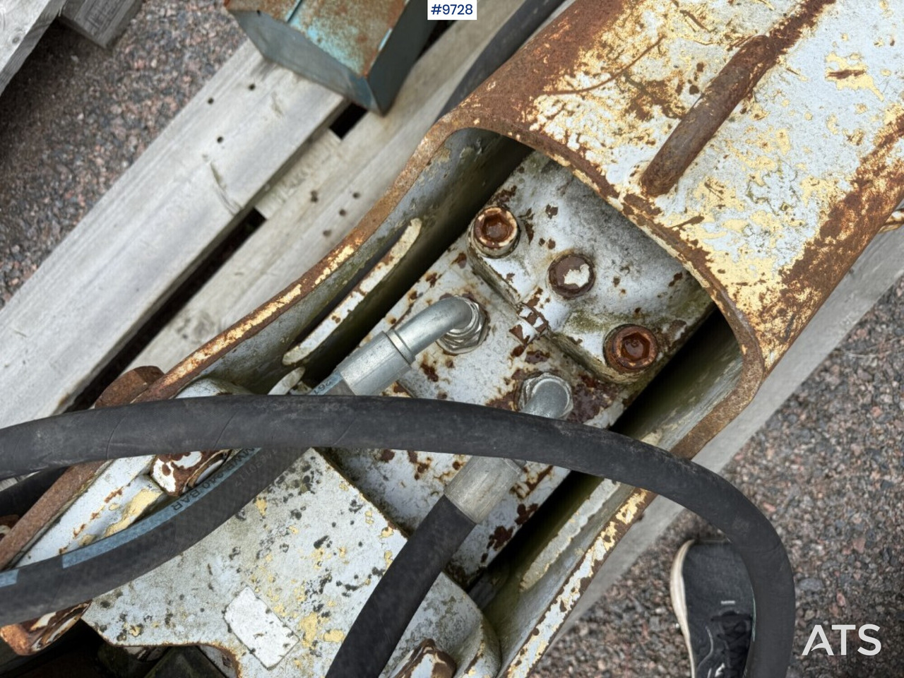 Hydraulic hammer Furukawa F9LN S45 - Hidraulični čekić: slika 4 Hydraulic hammer Furukawa F9LN S45 - Hidraulični čekić: slika 4