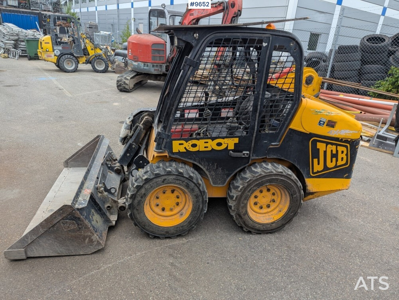JCB Robot 160 tool carrier with grading bucket - Zglobni utovarivač: slika 1 JCB Robot 160 tool carrier with grading bucket - Zglobni utovarivač: slika 1