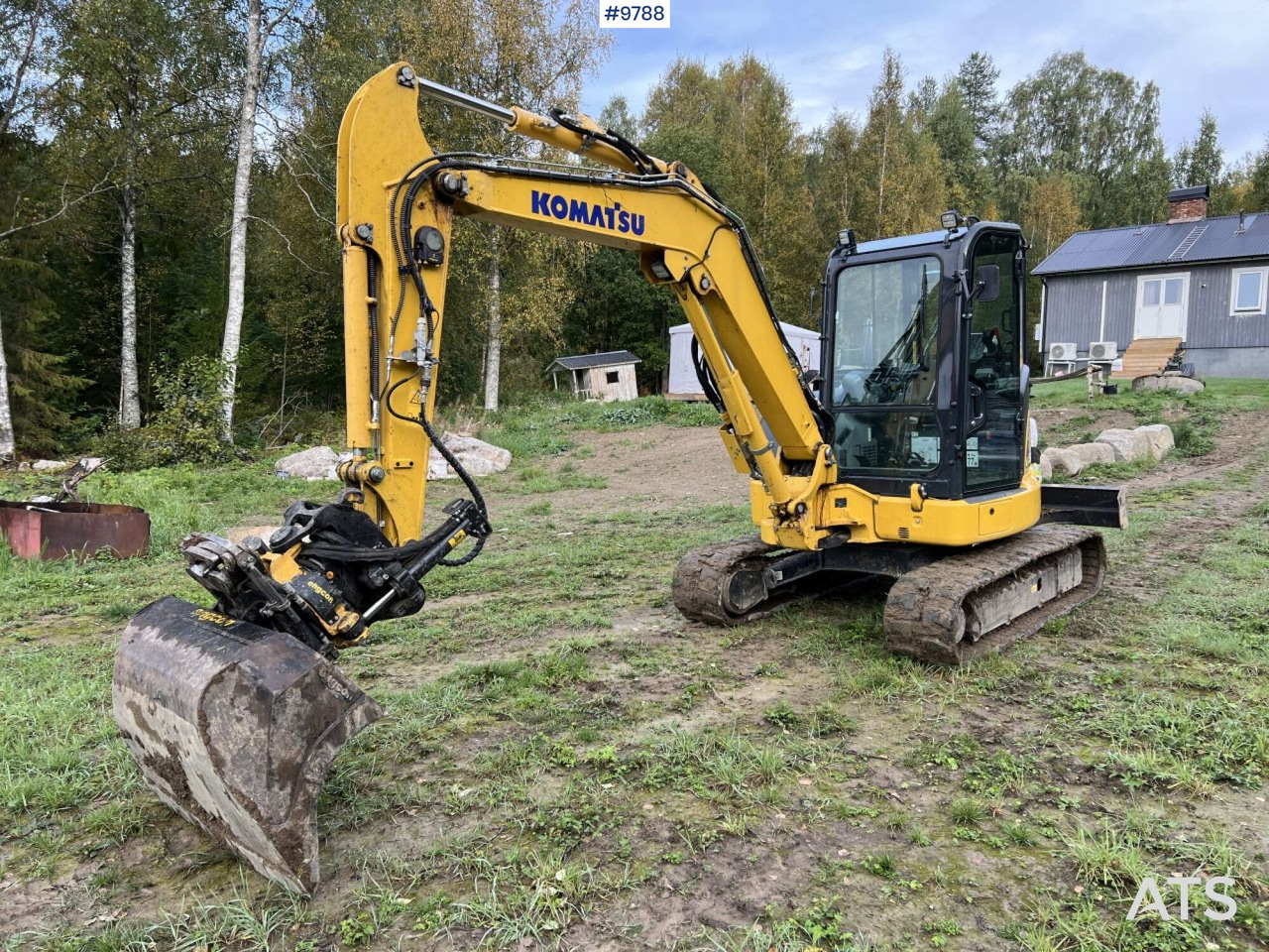 KOMATSU PC55MR-5E0 Excavator with attachments (SEE VIDEO) - Mini bager: slika 1 KOMATSU PC55MR-5E0 Excavator with attachments (SEE VIDEO) - Mini bager: slika 1