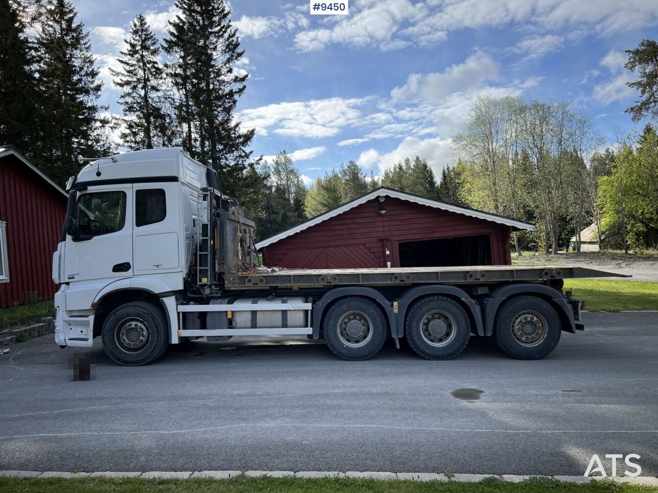 Mercedes Benz Arocs 3251 Tridem Hooklift, flatbed and concrete rotator - Kamion sa hidrauličnom kukom: slika 3 Mercedes Benz Arocs 3251 Tridem Hooklift, flatbed and concrete rotator - Kamion sa hidrauličnom kukom: slika 3