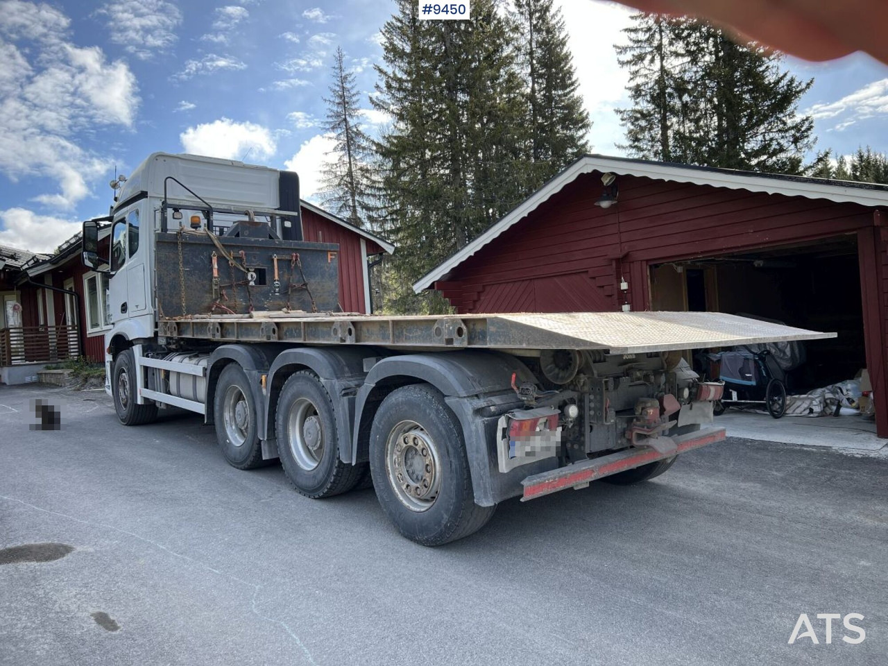 Mercedes Benz Arocs 3251 Tridem Hooklift, flatbed and concrete rotator - Kamion sa hidrauličnom kukom: slika 4 Mercedes Benz Arocs 3251 Tridem Hooklift, flatbed and concrete rotator - Kamion sa hidrauličnom kukom: slika 4