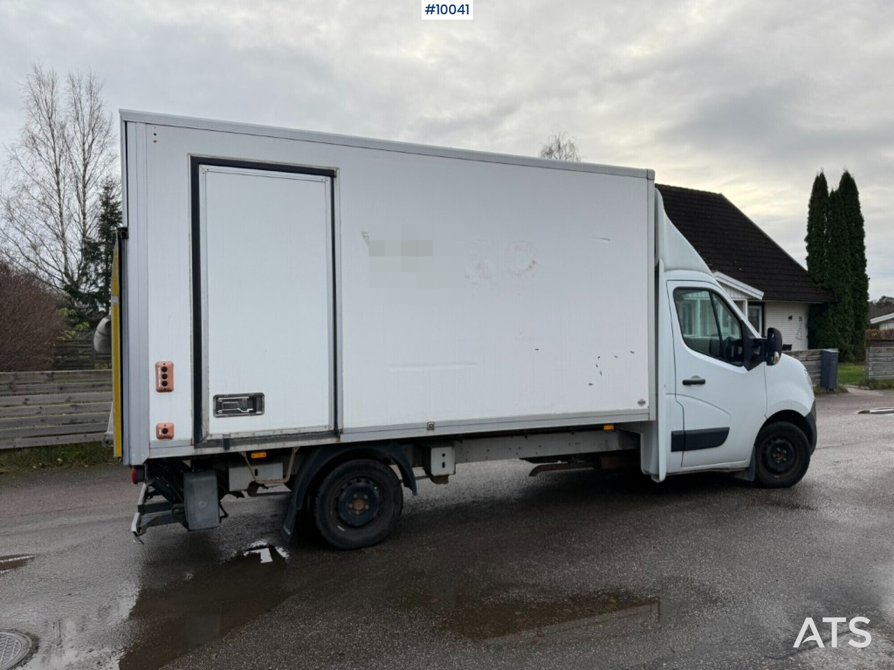 Nissan NV 400 with tail lift - Dostavno vozilo sa zatvorenim sandukom: slika 2 Nissan NV 400 with tail lift - Dostavno vozilo sa zatvorenim sandukom: slika 2