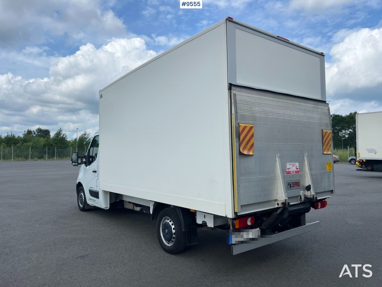 Renault Master with tail lift - Dostavno vozilo sa zatvorenim sandukom: slika 4 Renault Master with tail lift - Dostavno vozilo sa zatvorenim sandukom: slika 4