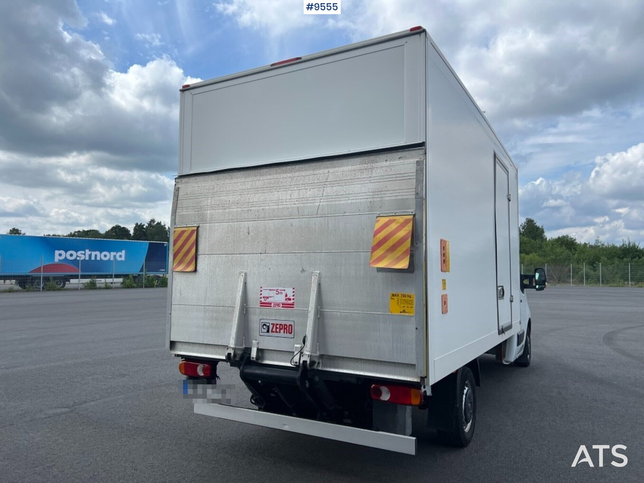 Renault Master with tail lift - Dostavno vozilo sa zatvorenim sandukom: slika 3 Renault Master with tail lift - Dostavno vozilo sa zatvorenim sandukom: slika 3