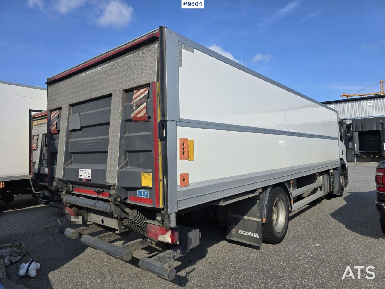 Scania P250 Liftable and lowerable body - Kamion sa zatvorenim sandukom: slika 3 Scania P250 Liftable and lowerable body - Kamion sa zatvorenim sandukom: slika 3