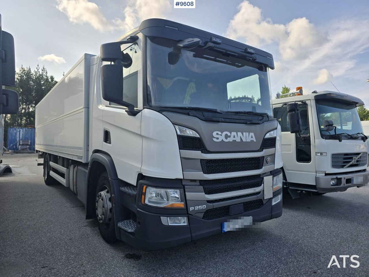 Scania P250 Liftable and lowerable body - Kamion sa zatvorenim sandukom: slika 2 Scania P250 Liftable and lowerable body - Kamion sa zatvorenim sandukom: slika 2