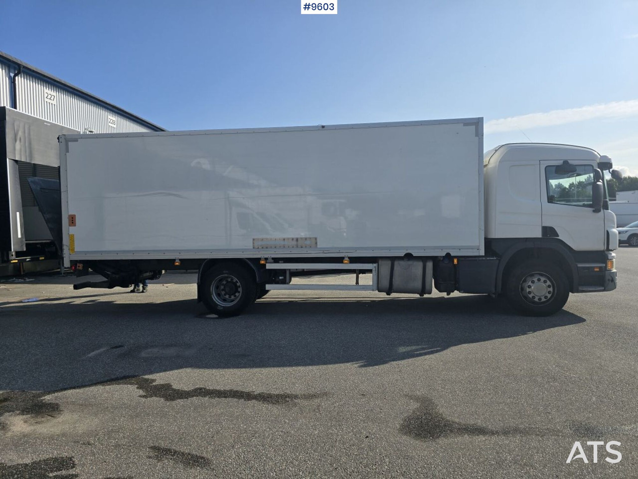 Kamion sa zatvorenim sandukom Scania P280 Skåpbil: slika 7