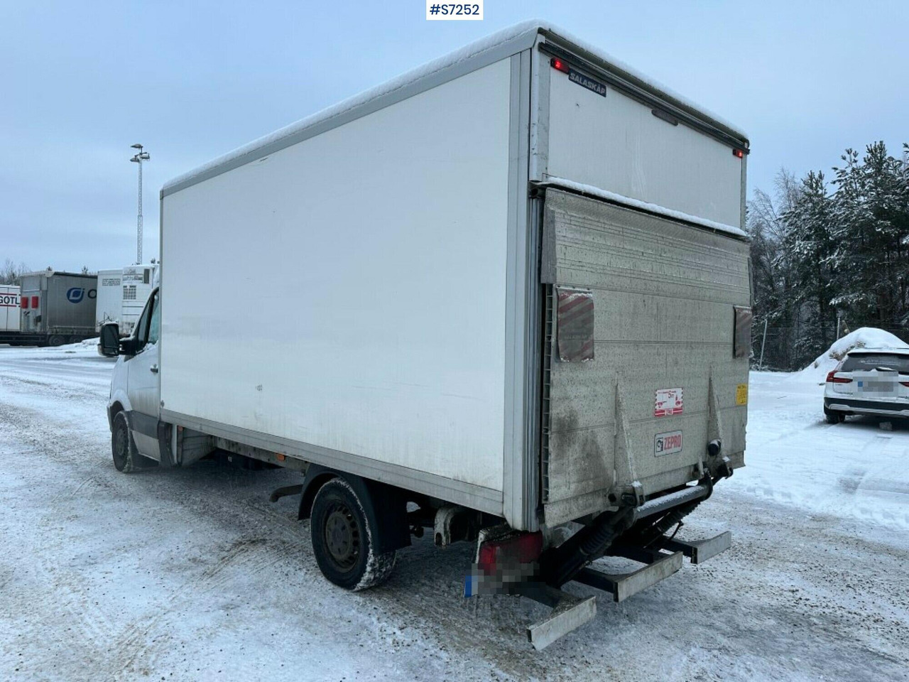 Sprinter box truck Mercedes Benz with Tailgate lift - Dostavno vozilo sa zatvorenim sandukom: slika 4 Sprinter box truck Mercedes Benz with Tailgate lift - Dostavno vozilo sa zatvorenim sandukom: slika 4