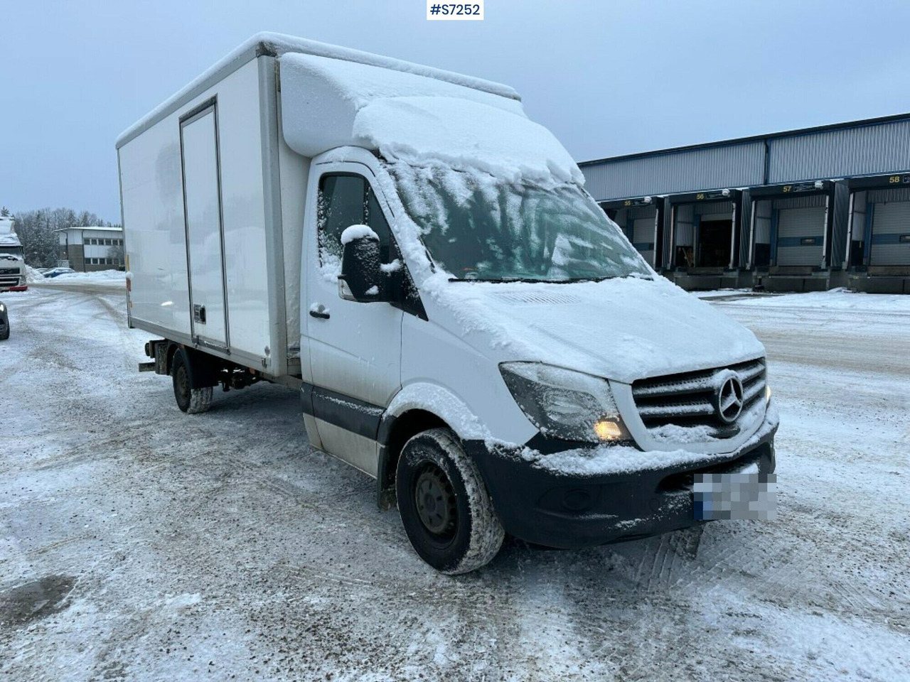 Sprinter box truck Mercedes Benz with Tailgate lift - Dostavno vozilo sa zatvorenim sandukom: slika 2 Sprinter box truck Mercedes Benz with Tailgate lift - Dostavno vozilo sa zatvorenim sandukom: slika 2
