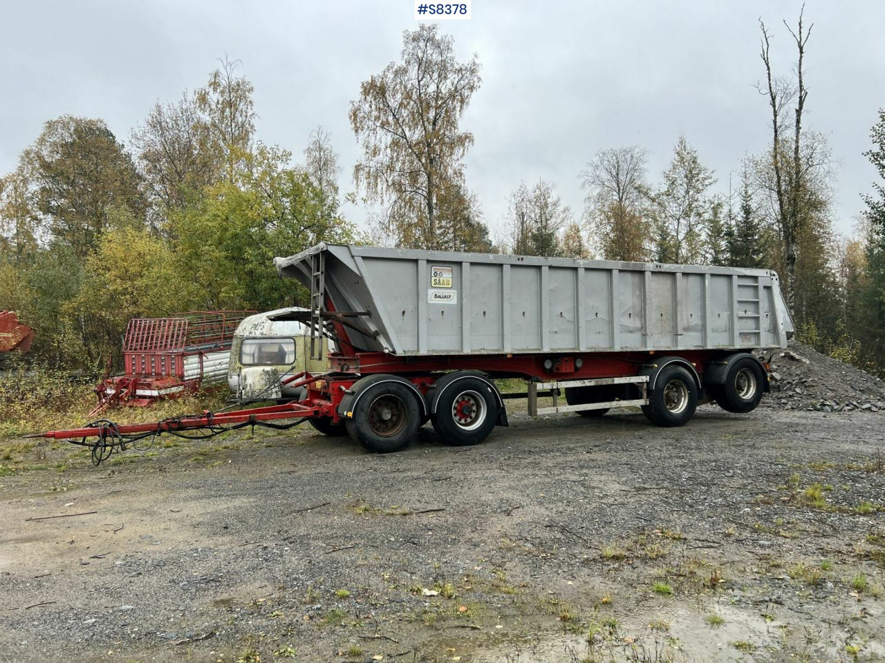Tipper trailer, Fruehauf TP-87 with dump body Benalu - Prikolica istovarivača: slika 2 Tipper trailer, Fruehauf TP-87 with dump body Benalu - Prikolica istovarivača: slika 2