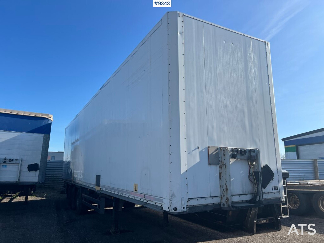 Trailer- SCHMITZ CARGOBULL - Poluprikolica sa zatvorenim sandukom: slika 3 Trailer- SCHMITZ CARGOBULL - Poluprikolica sa zatvorenim sandukom: slika 3