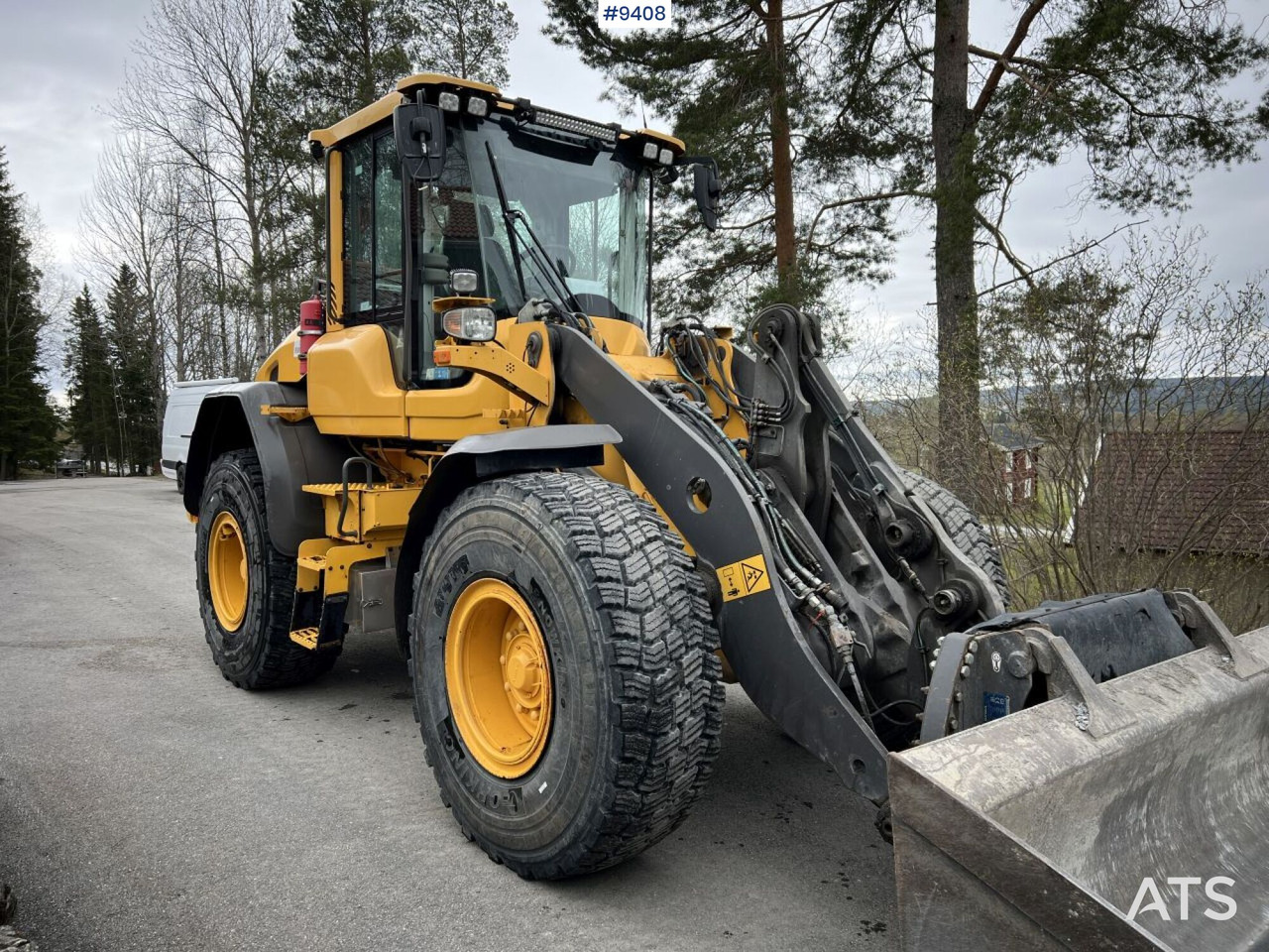 VOLVO L60 H with bucket (VIDEO) - Utovarivač točkaš: slika 2 VOLVO L60 H with bucket (VIDEO) - Utovarivač točkaš: slika 2