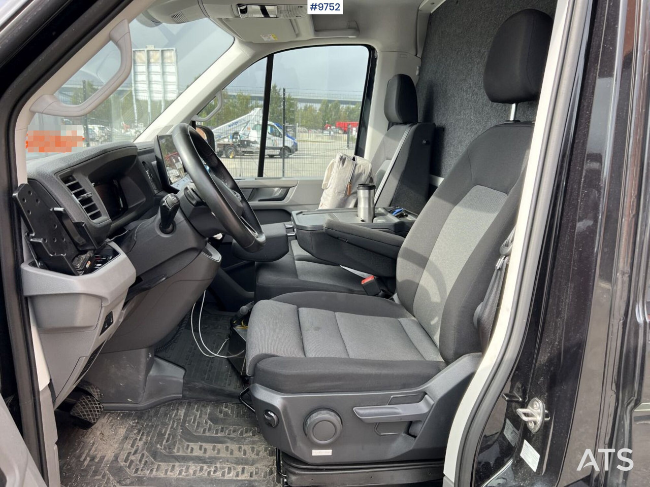 Volkswagen Crafter with tail lift - Dostavno vozilo sa zatvorenim sandukom: slika 3 Volkswagen Crafter with tail lift - Dostavno vozilo sa zatvorenim sandukom: slika 3