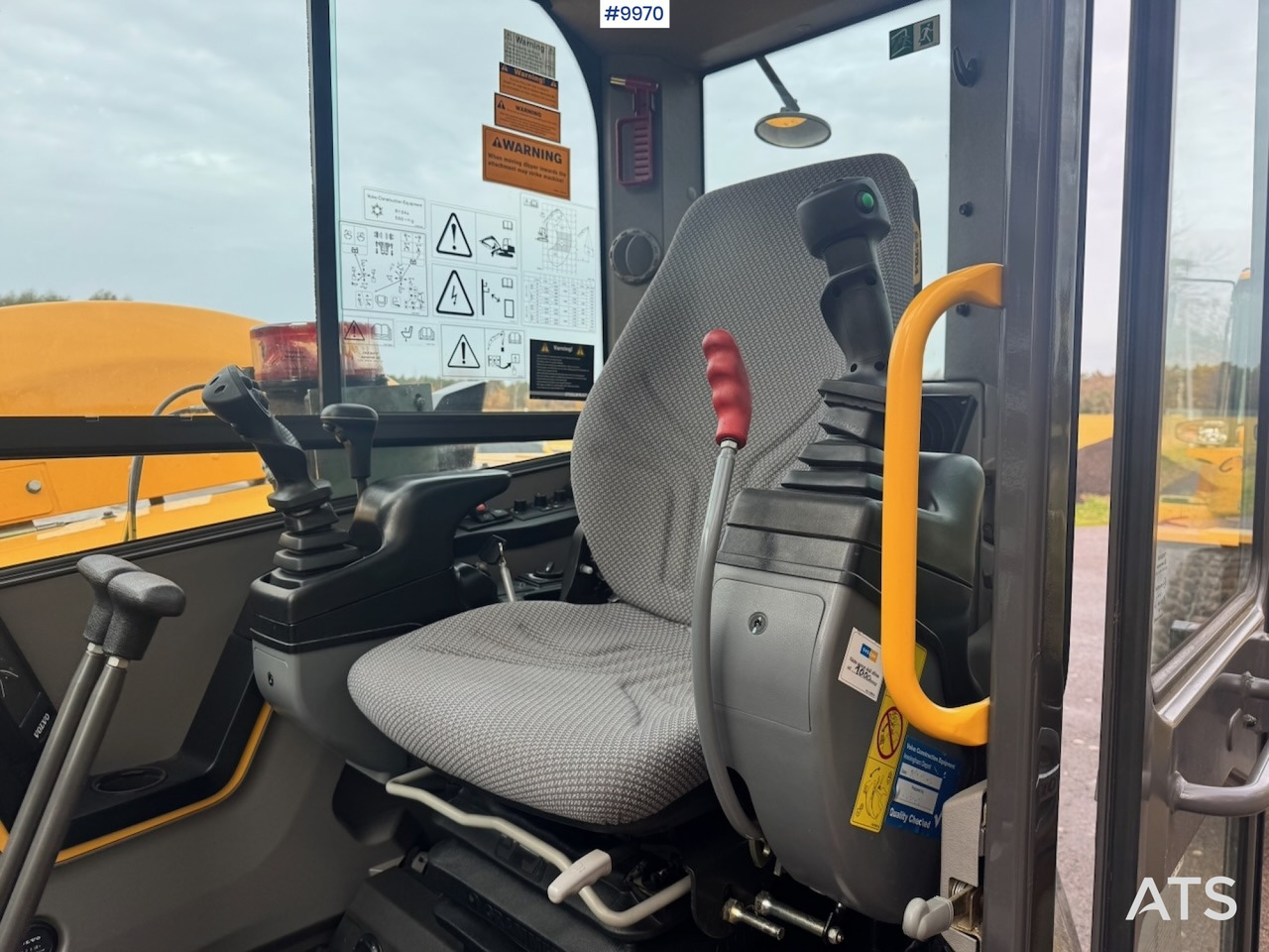 Volvo ECR88D crawler excavator with rotor tilt, 3 buckets, and ripper. 910 hours! - Bager guseničar: slika 5 Volvo ECR88D crawler excavator with rotor tilt, 3 buckets, and ripper. 910 hours! - Bager guseničar: slika 5