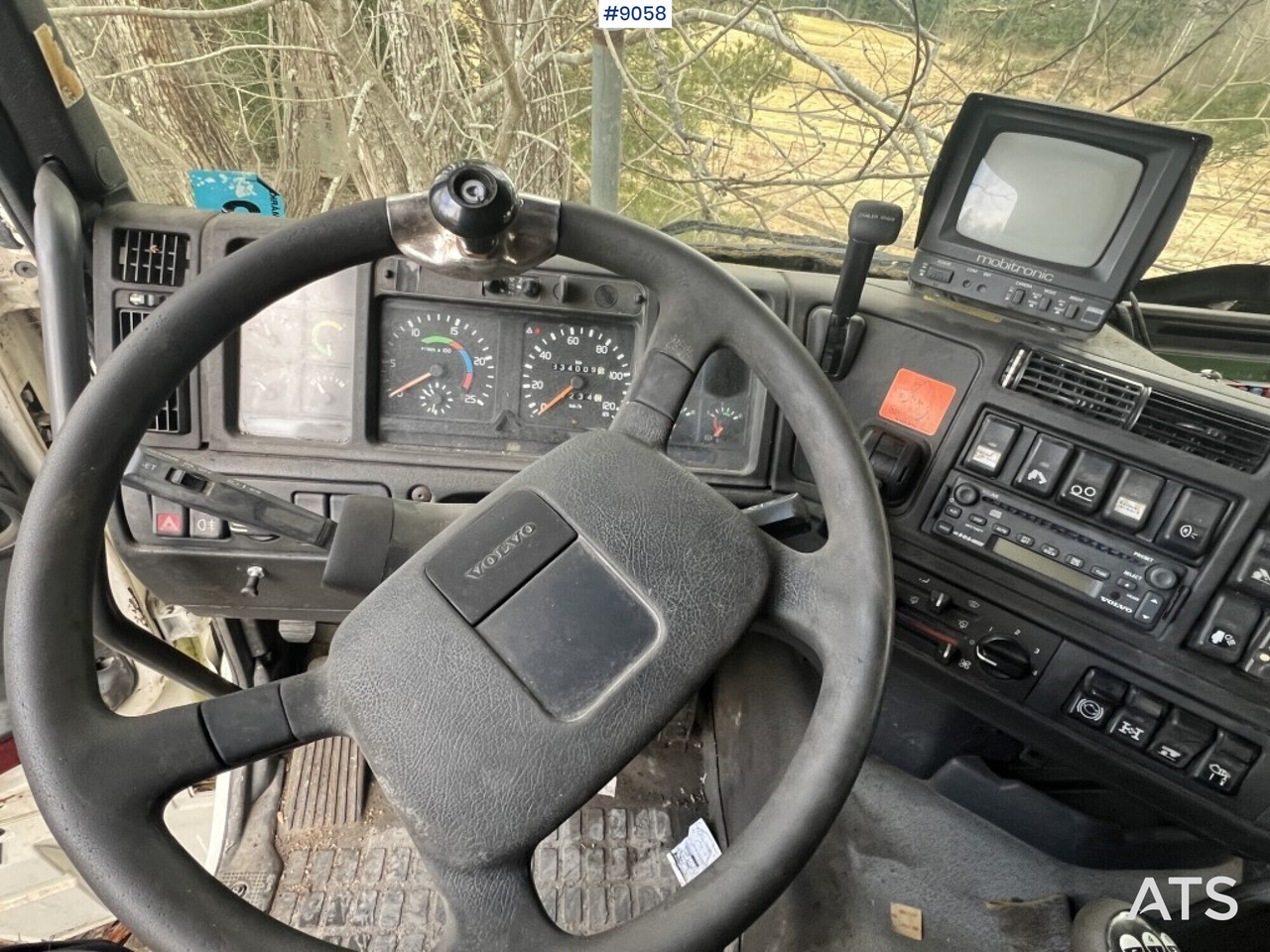Interior photo 2:  Volvo FH16 470 6X4 Laxo - REPOBJEKT Volvo FH16 470 6X4 Laxo - REPOBJEKT
