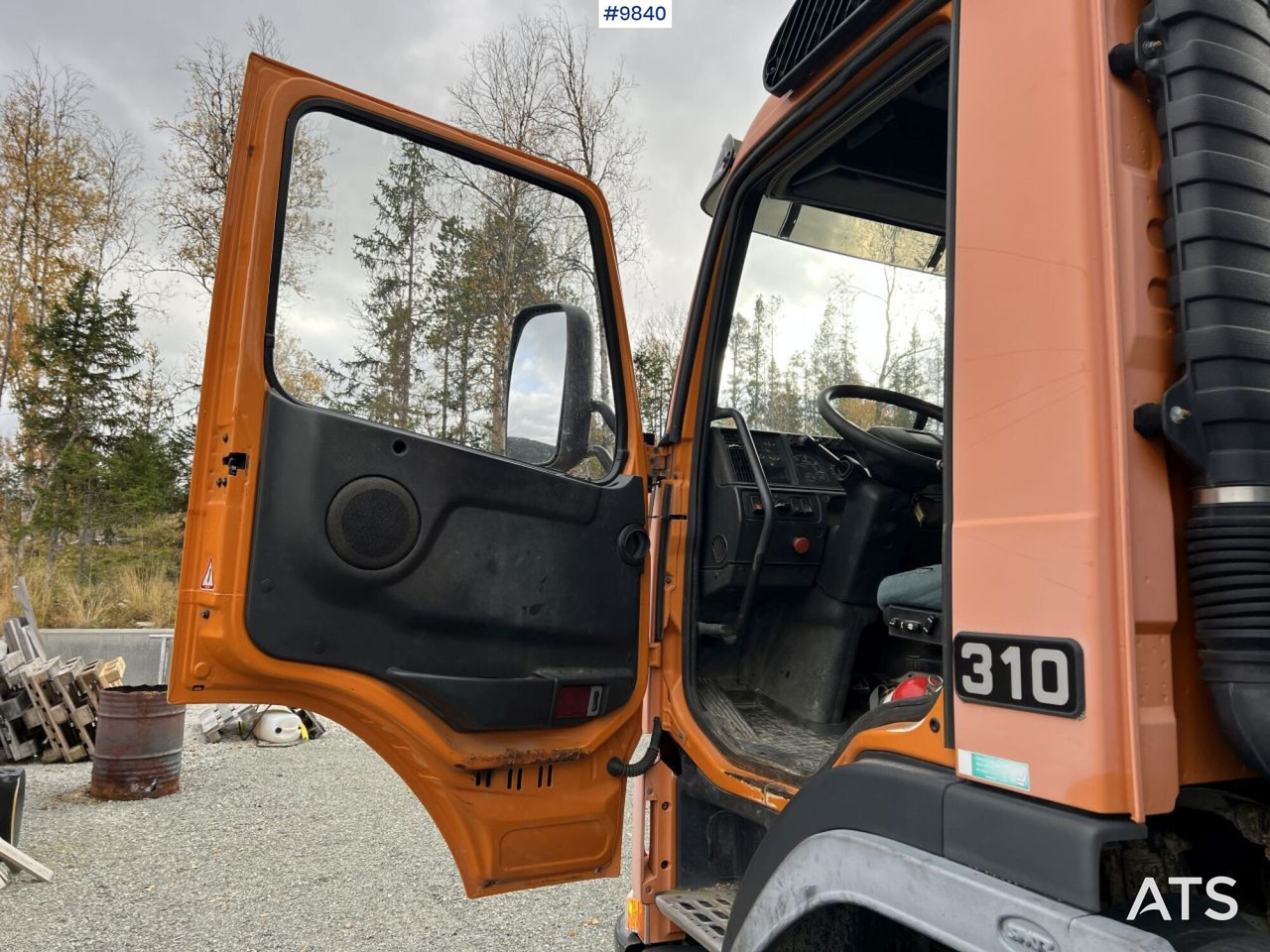 Volvo FM7 crane truck/tipper truck with Hiab 112 (video) Volvo FM7 crane truck/tipper truck with Hiab 112 (video): slika 10 Volvo FM7 crane truck/tipper truck with Hiab 112 (video) Volvo FM7 crane truck/tipper truck with Hiab 112 (video): slika 10