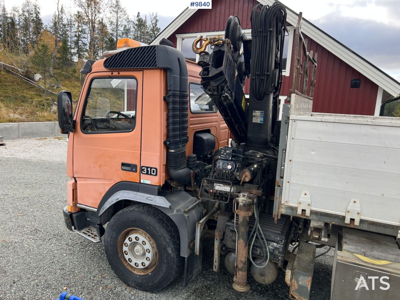 Volvo FM7 crane truck/tipper truck with Hiab 112 (video) Volvo FM7 crane truck/tipper truck with Hiab 112 (video): slika 8 Volvo FM7 crane truck/tipper truck with Hiab 112 (video) Volvo FM7 crane truck/tipper truck with Hiab 112 (video): slika 8