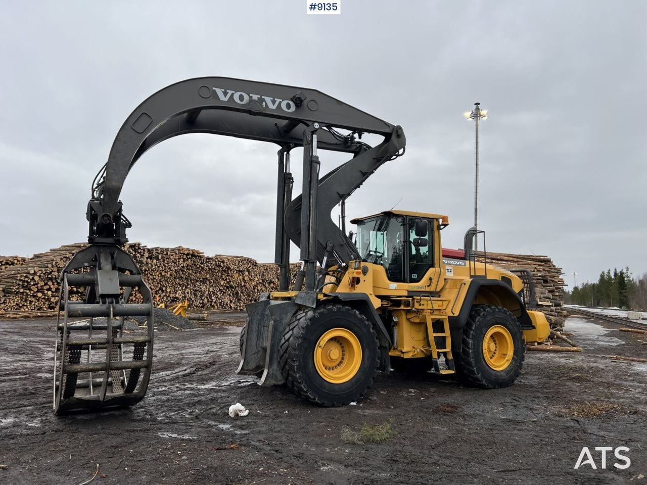 Volvo L 180 G High lifter / Log handler (VIDEO) - Utovarivač točkaš: slika 1 Volvo L 180 G High lifter / Log handler (VIDEO) - Utovarivač točkaš: slika 1