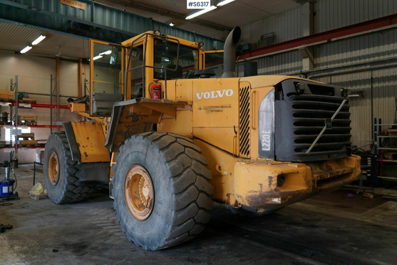 WHEEL LOADER VOLVO L220 E - Utovarivač točkaš: slika 2 WHEEL LOADER VOLVO L220 E - Utovarivač točkaš: slika 2