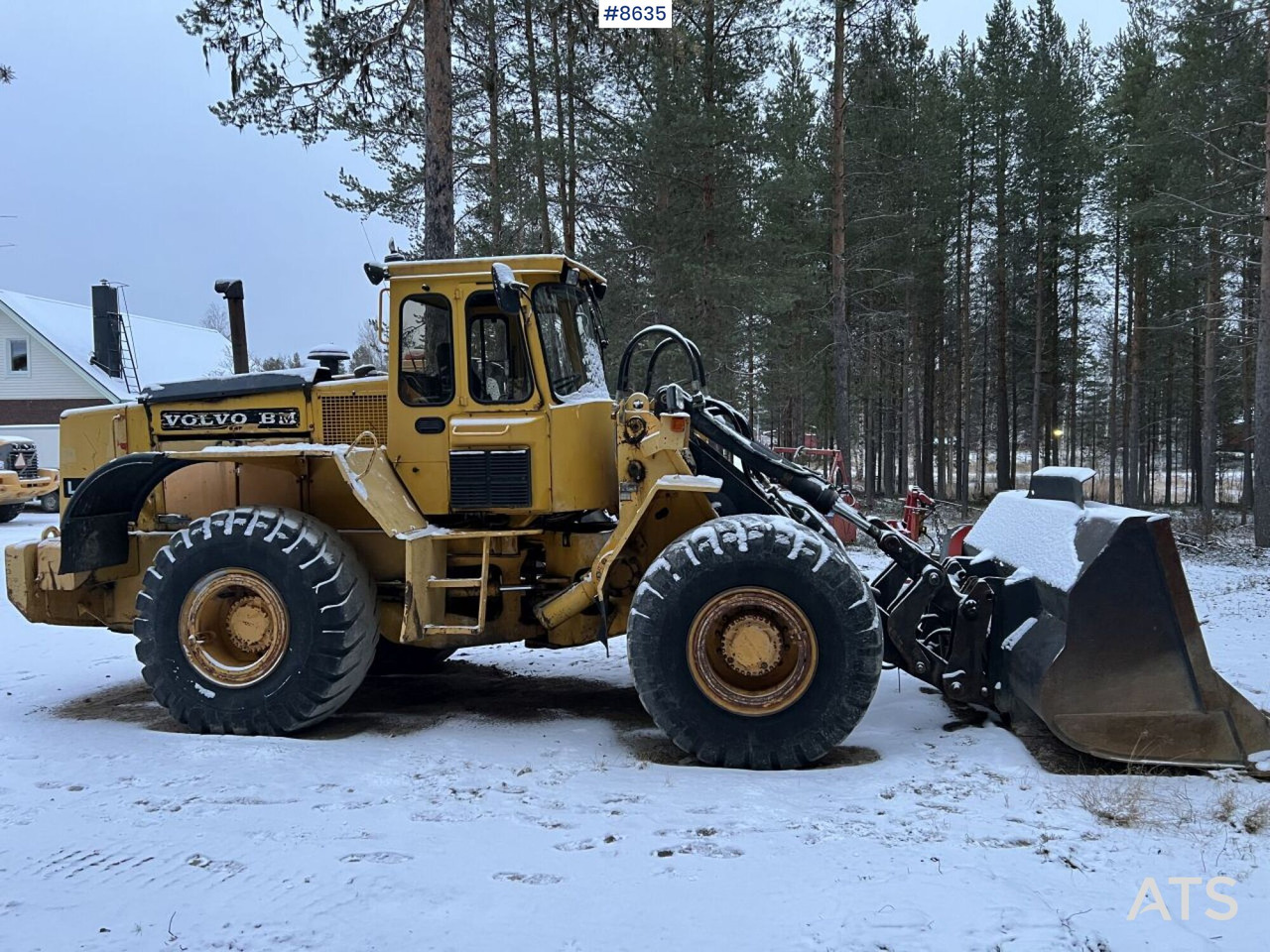 Wheel Loader Volvo BM L120 with bucket - Utovarivač točkaš: slika 2 Wheel Loader Volvo BM L120 with bucket - Utovarivač točkaš: slika 2