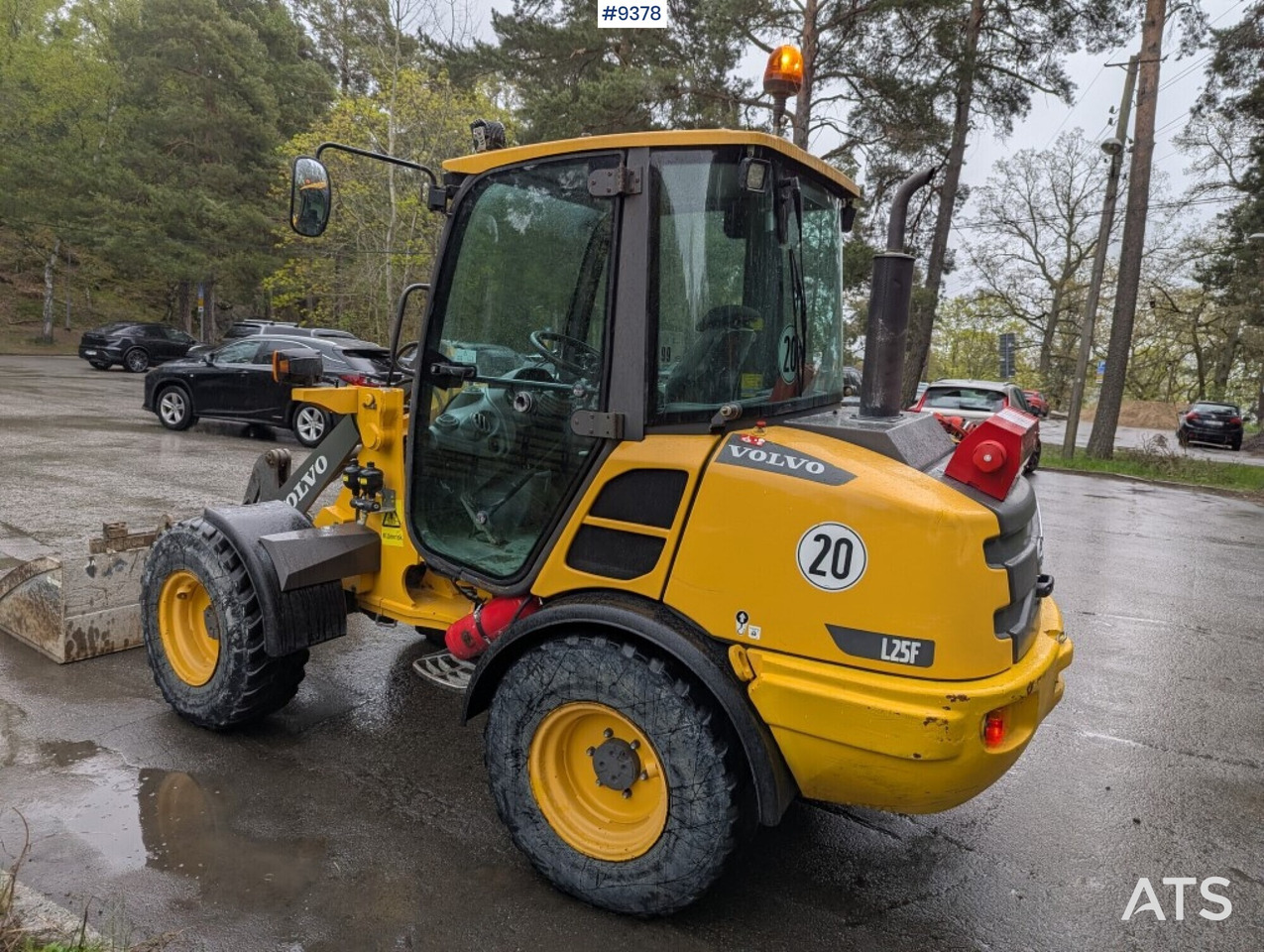 Wheel loader Volvo L25F with attachments (SEE VIDEO) - Utovarivač točkaš: slika 3 Wheel loader Volvo L25F with attachments (SEE VIDEO) - Utovarivač točkaš: slika 3