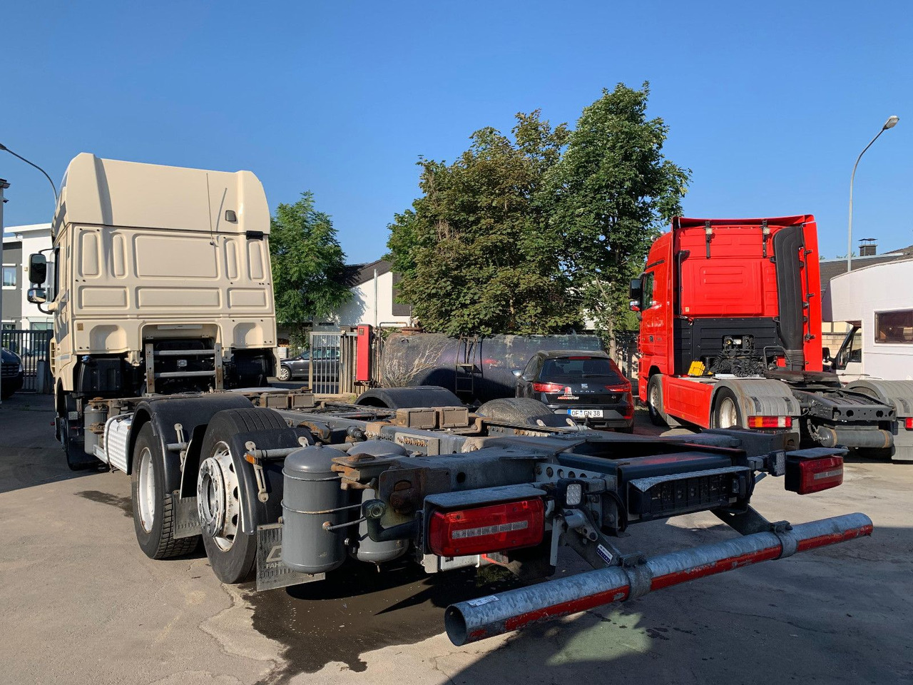 DAF XF 480 SSC LL BDF *Retader/2xTank/ACC/Lift/AHK - Kamion sa golom šasijom i zatvorenom kabinom: slika 4 DAF XF 480 SSC LL BDF *Retader/2xTank/ACC/Lift/AHK - Kamion sa golom šasijom i zatvorenom kabinom: slika 4