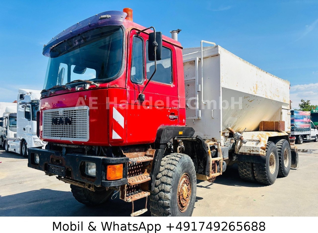 MAN F10 BB 6x6 Bindemittelstreuer *Manual/Analog - Kamion: slika 1 MAN F10 BB 6x6 Bindemittelstreuer *Manual/Analog - Kamion: slika 1