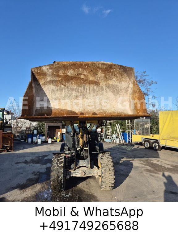 Komatsu WA70-7 *Schaufel-1,5m³/Gabel/Schnellwechsler Komatsu WA70-7 *Schaufel-1,5m³/Gabel/Schnellwechsler - Utovarivač točkaš: slika 3 Komatsu WA70-7 *Schaufel-1,5m³/Gabel/Schnellwechsler Komatsu WA70-7 *Schaufel-1,5m³/Gabel/Schnellwechsler - Utovarivač točkaš: slika 3