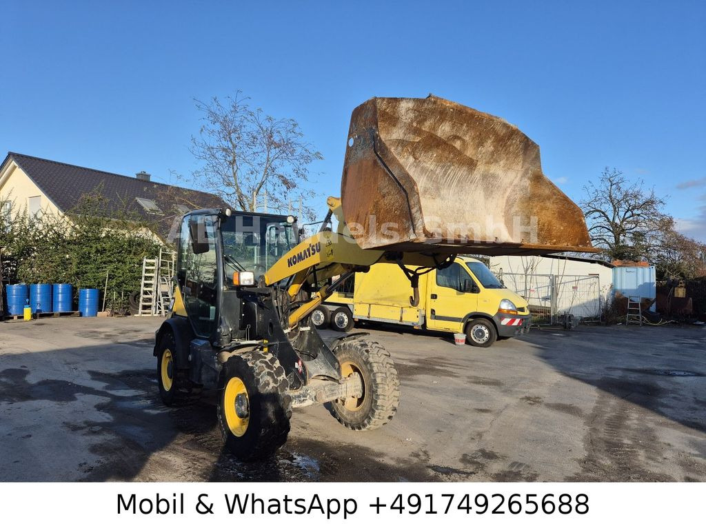 Komatsu WA70-7 *Schaufel-1,5m³/Gabel/Schnellwechsler - Utovarivač točkaš: slika 2 Komatsu WA70-7 *Schaufel-1,5m³/Gabel/Schnellwechsler - Utovarivač točkaš: slika 2