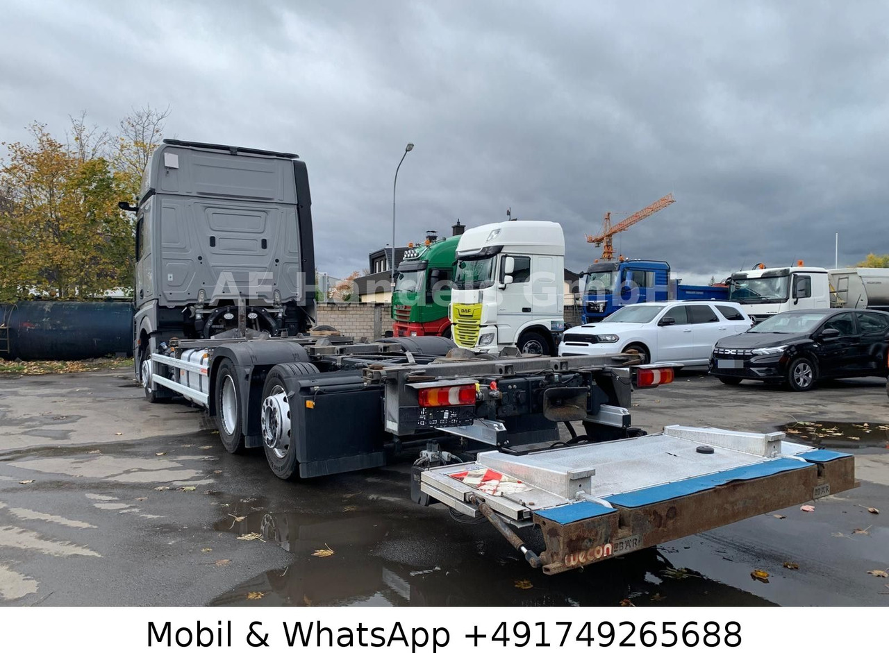 Mercedes-Benz Actros V 2545 BigSpace LL*Retarder/LBW/Lenk+Lift - Kamion za prevoz kontejnera/ Kamion sa promenjivim sandukom: slika 4 Mercedes-Benz Actros V 2545 BigSpace LL*Retarder/LBW/Lenk+Lift - Kamion za prevoz kontejnera/ Kamion sa promenjivim sandukom: slika 4