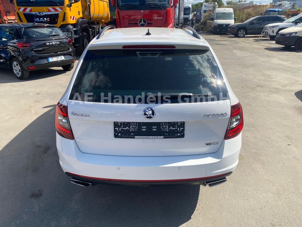 Skoda Octavia VRS Kombi 2.0 TDI *ACC/PDC/LED/1.Hand/HU - Karavan: slika 4 Skoda Octavia VRS Kombi 2.0 TDI *ACC/PDC/LED/1.Hand/HU - Karavan: slika 4