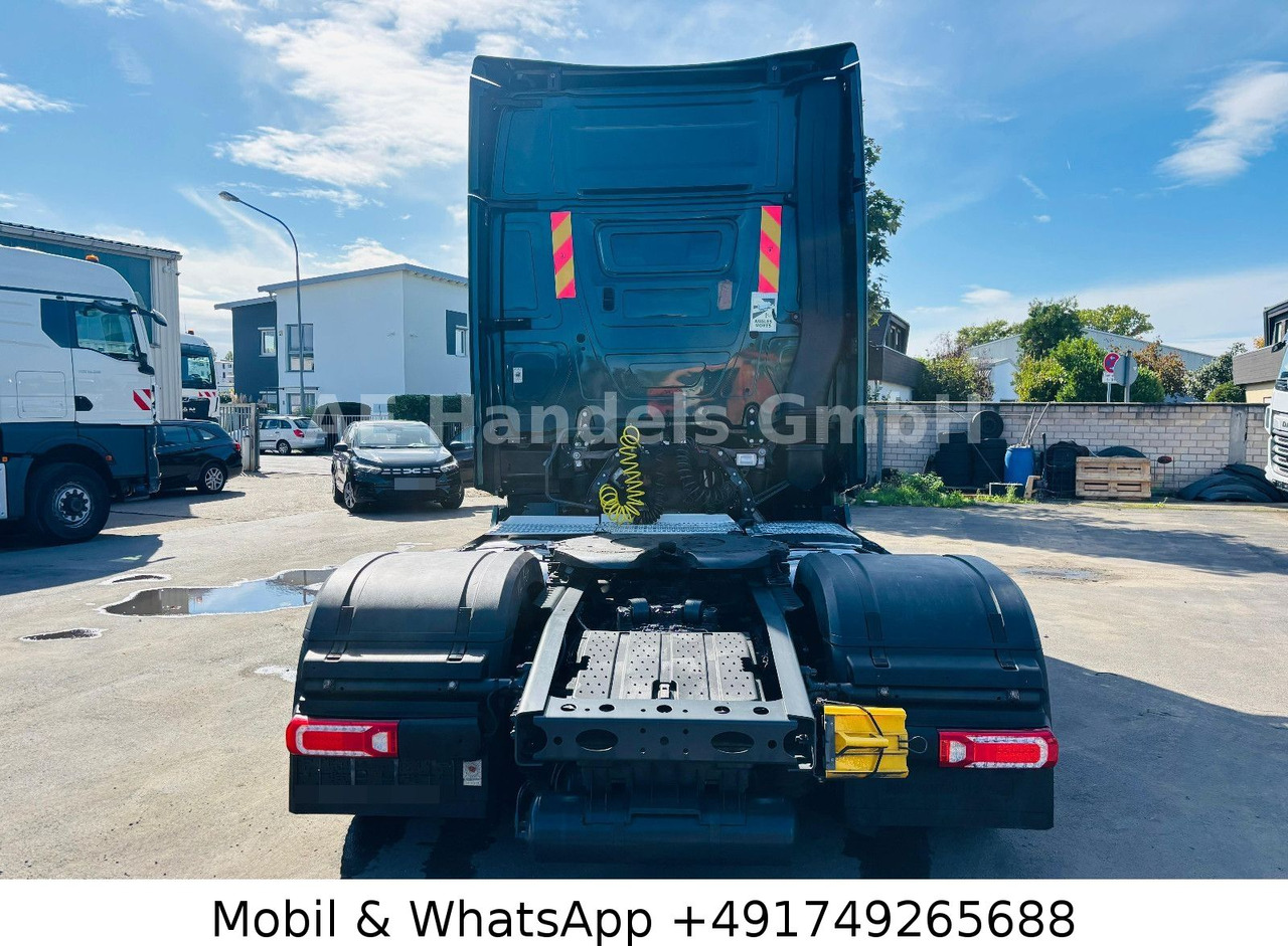 Mercedes-Benz Actros V 1843 L LL LowDeck *Retarder/ACC/2xTank - Tegljač: slika 4 Mercedes-Benz Actros V 1843 L LL LowDeck *Retarder/ACC/2xTank - Tegljač: slika 4