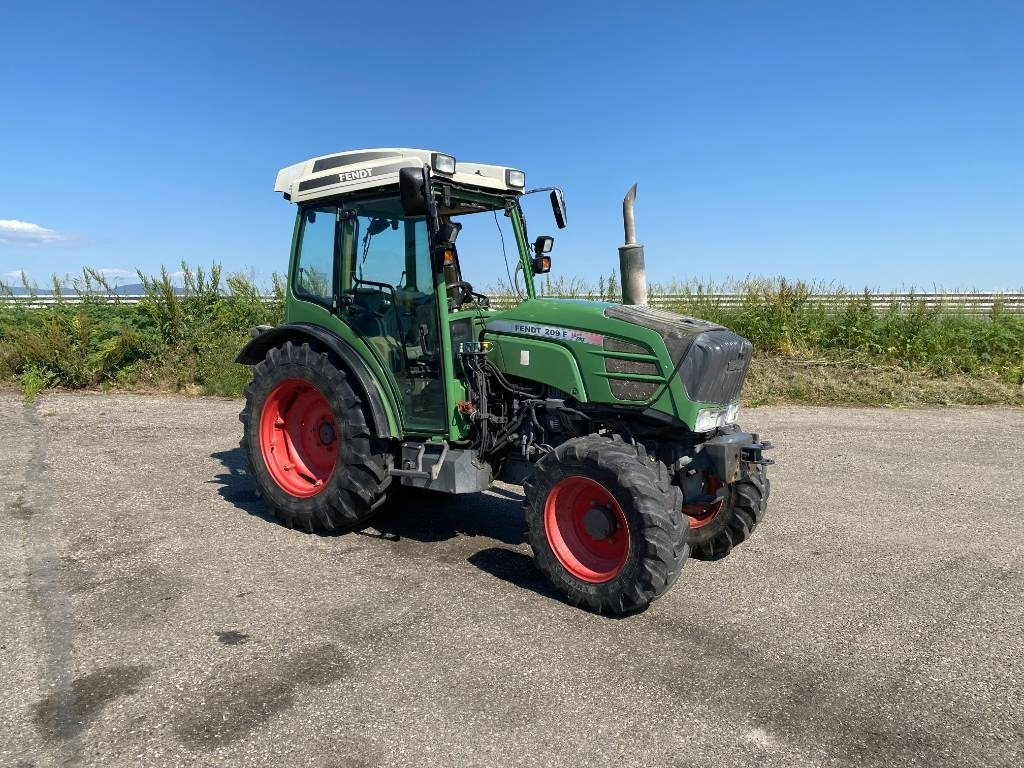 Fendt 209F Vario TMS 1er Main endommagé - Traktor: slika 3 Fendt 209F Vario TMS 1er Main endommagé - Traktor: slika 3