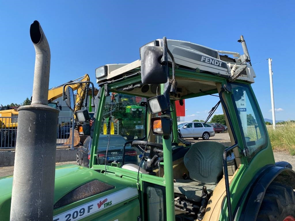 Traktor Fendt 209F Vario TMS 1er Main endommagé: slika 26