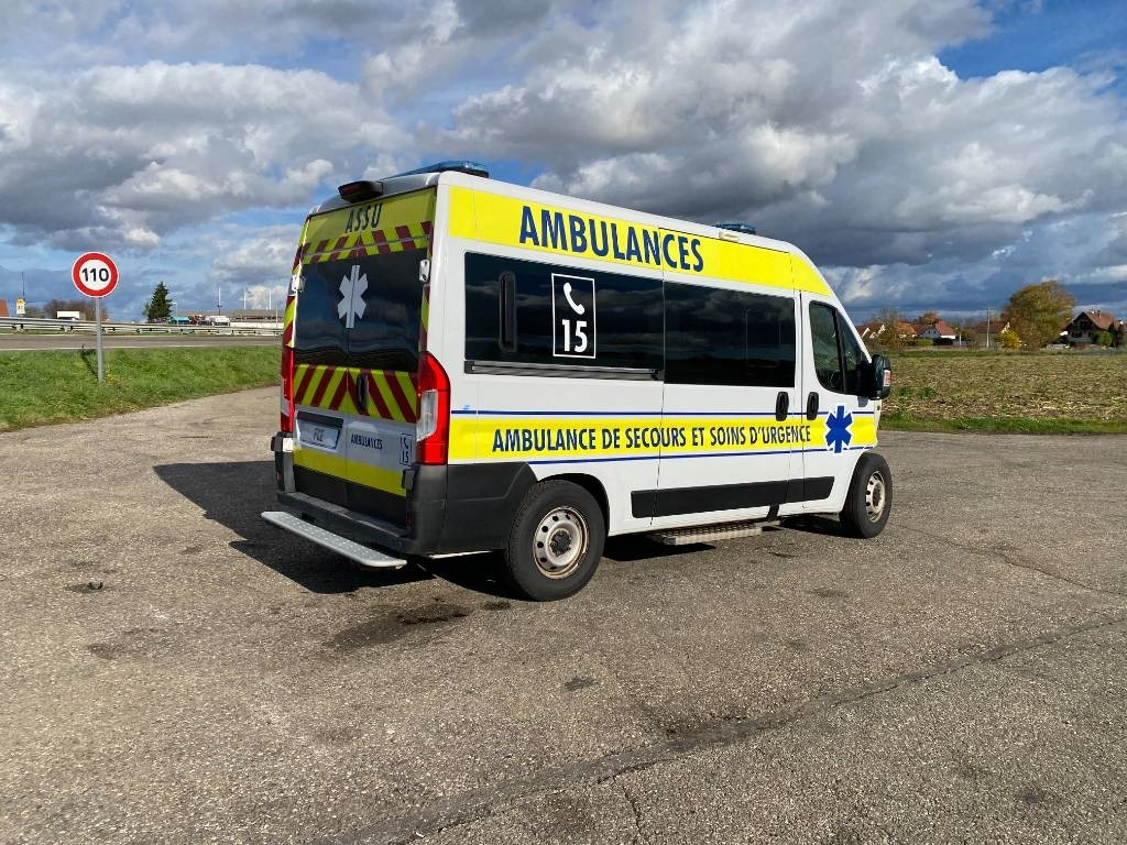 Fiat LES DAUPHINS/DUCATO TORINO 2.3M-Jet 160 endommagée - Dostavno vozilo sa zatvorenim sandukom: slika 4 Fiat LES DAUPHINS/DUCATO TORINO 2.3M-Jet 160 endommagée - Dostavno vozilo sa zatvorenim sandukom: slika 4