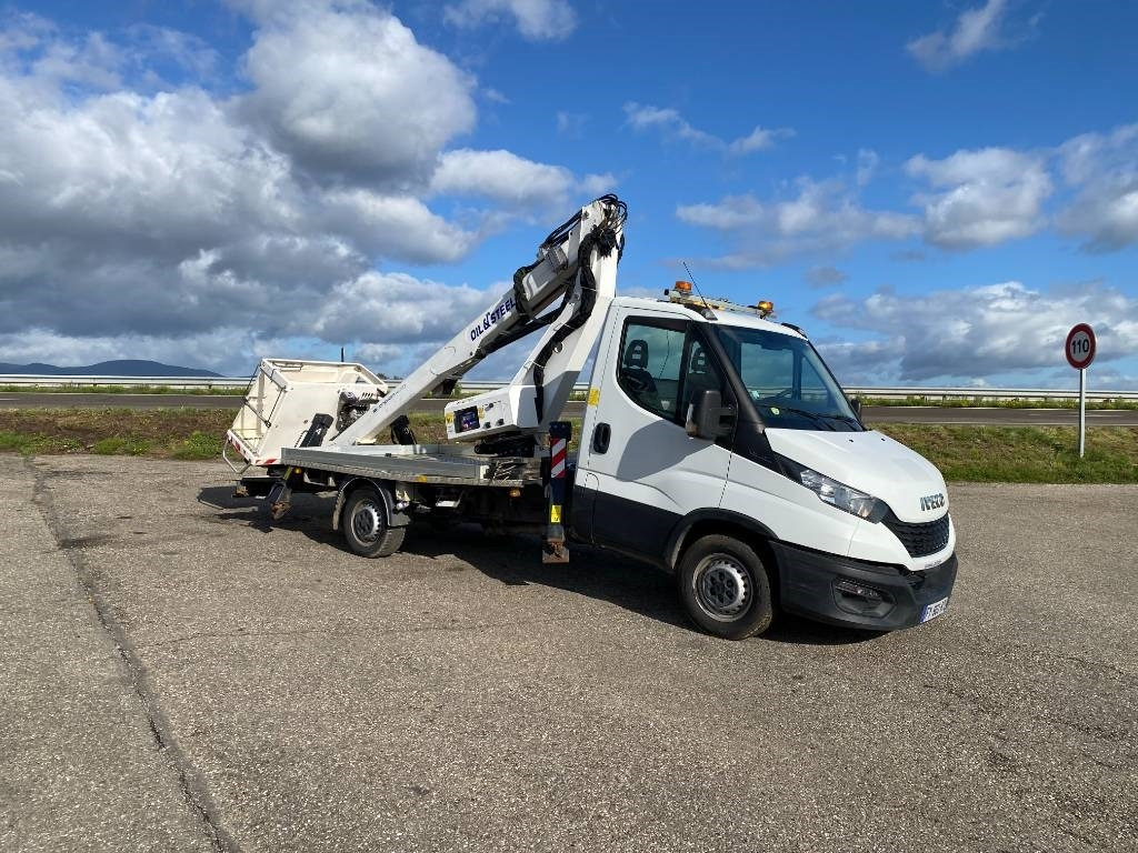 Iveco DAILY 35-140S / 2.3 Multijet 136-OIL&STEEL - Vazdušna platforma montirana na kamion: slika 4 Iveco DAILY 35-140S / 2.3 Multijet 136-OIL&STEEL - Vazdušna platforma montirana na kamion: slika 4